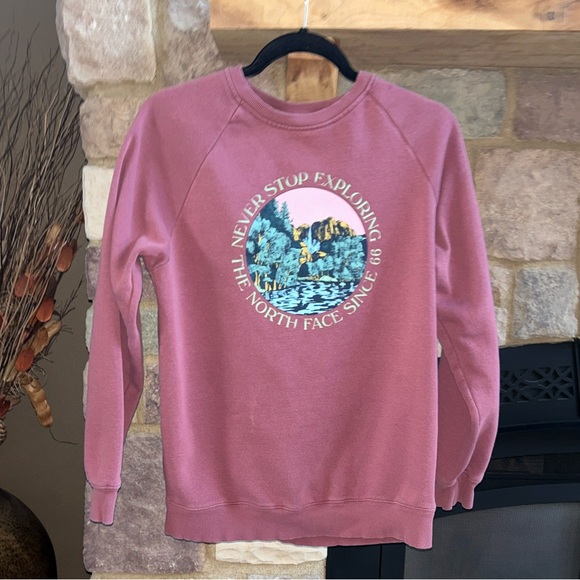 The North Face Women’s Graphic Injection Crewneck - Picture 3 of 7